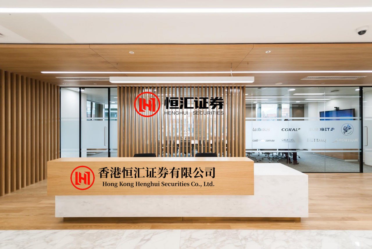 中期国际 《酱园弄》上海首映，章子怡穿成一米五大姨，杨幂李现身材太出众_电影节_梅婷_黑色